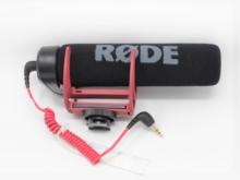 RODE microphone with camera shoe mount and 1/8 TRS cable